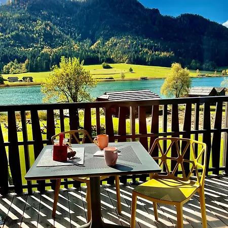 Seehotel & Seeapartments Kaerntnerhof- Direkt Am See! Weissensee Exterior photo